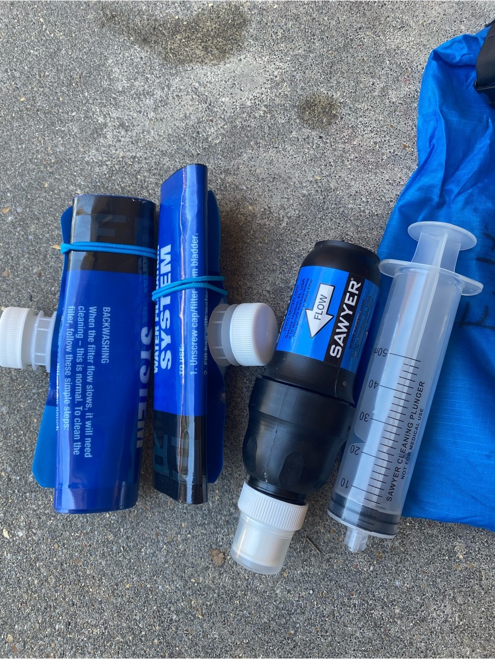 Sawyer Squeeze Water Filter Filtration System with 32-oz. Pouches Full System - Picture 2 of 3